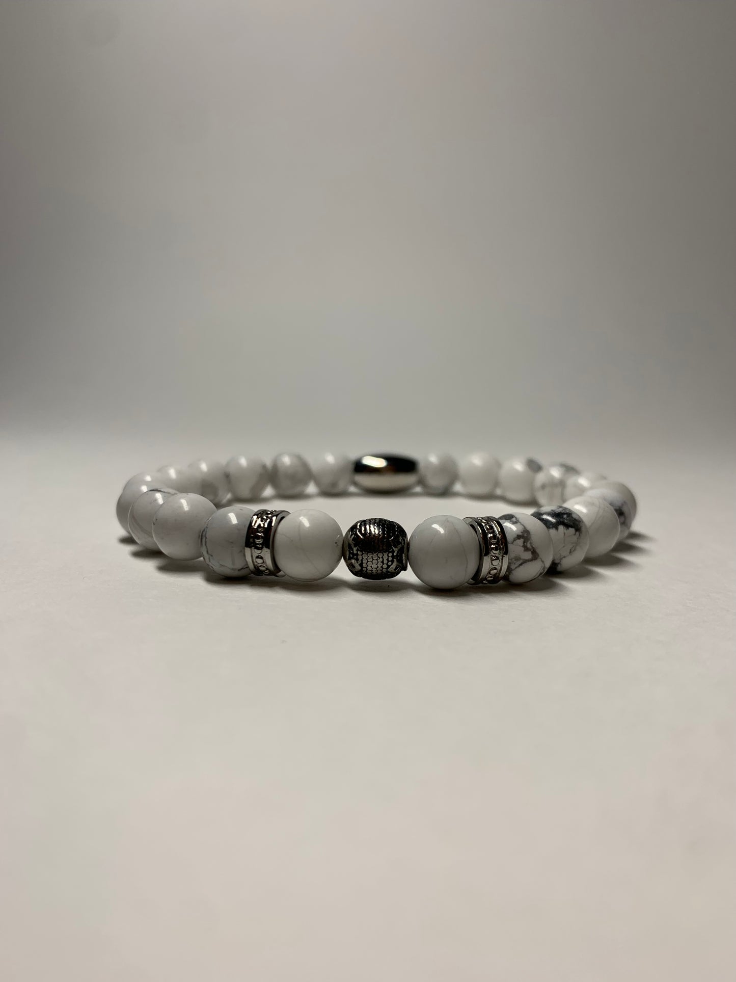 Howlite & Silver Bead Bracelet