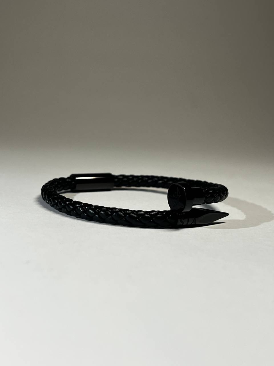 Full-Black Apex Nail Bracelet