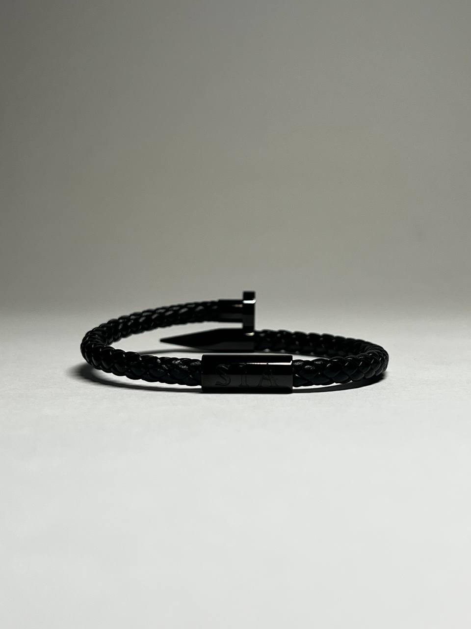 Full-Black Apex Nail Bracelet